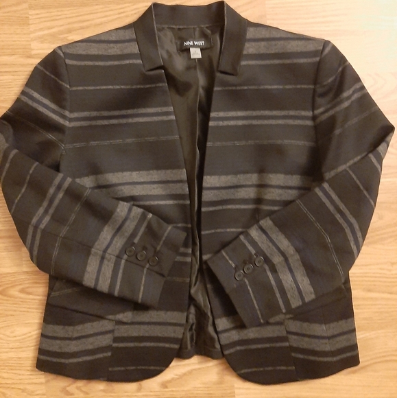 Nine West Jackets & Blazers - Nine West Blazer Size 6